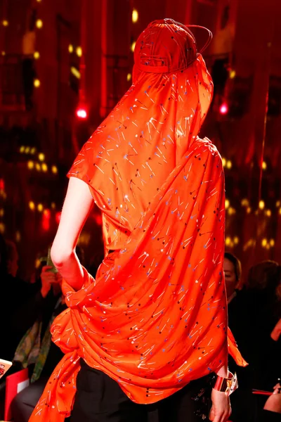 Look 3